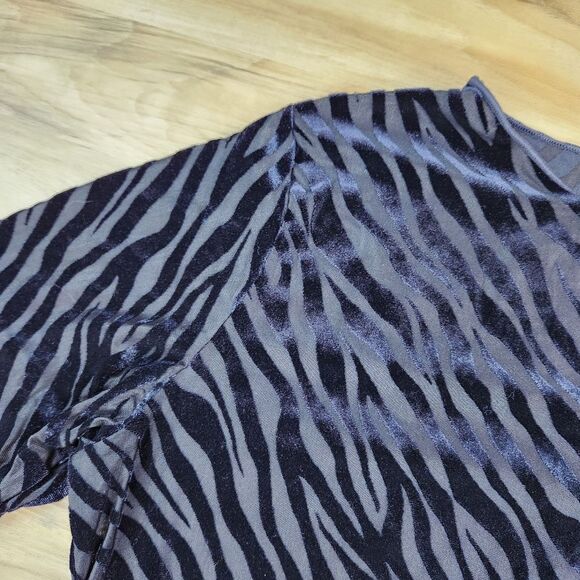 🩵NWT Sofia Vergara Black Burnout Zebra Print Long Sleeve Medium - Picture 4 of 12